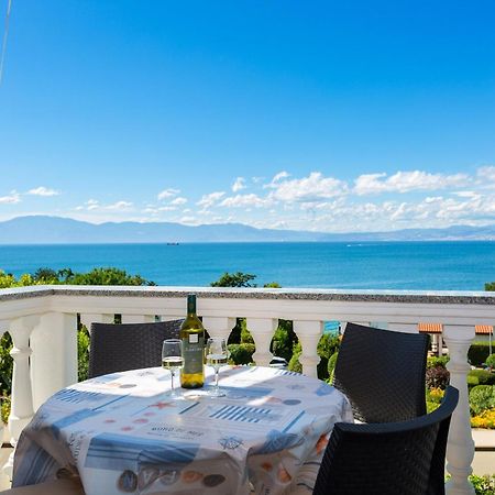 Apartments By The Sea Njivice, Krk - 5296 Екстериор снимка