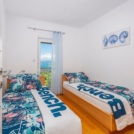 Apartments By The Sea Njivice, Krk - 5296 Екстериор снимка