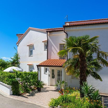 Apartments By The Sea Njivice, Krk - 5296 Екстериор снимка