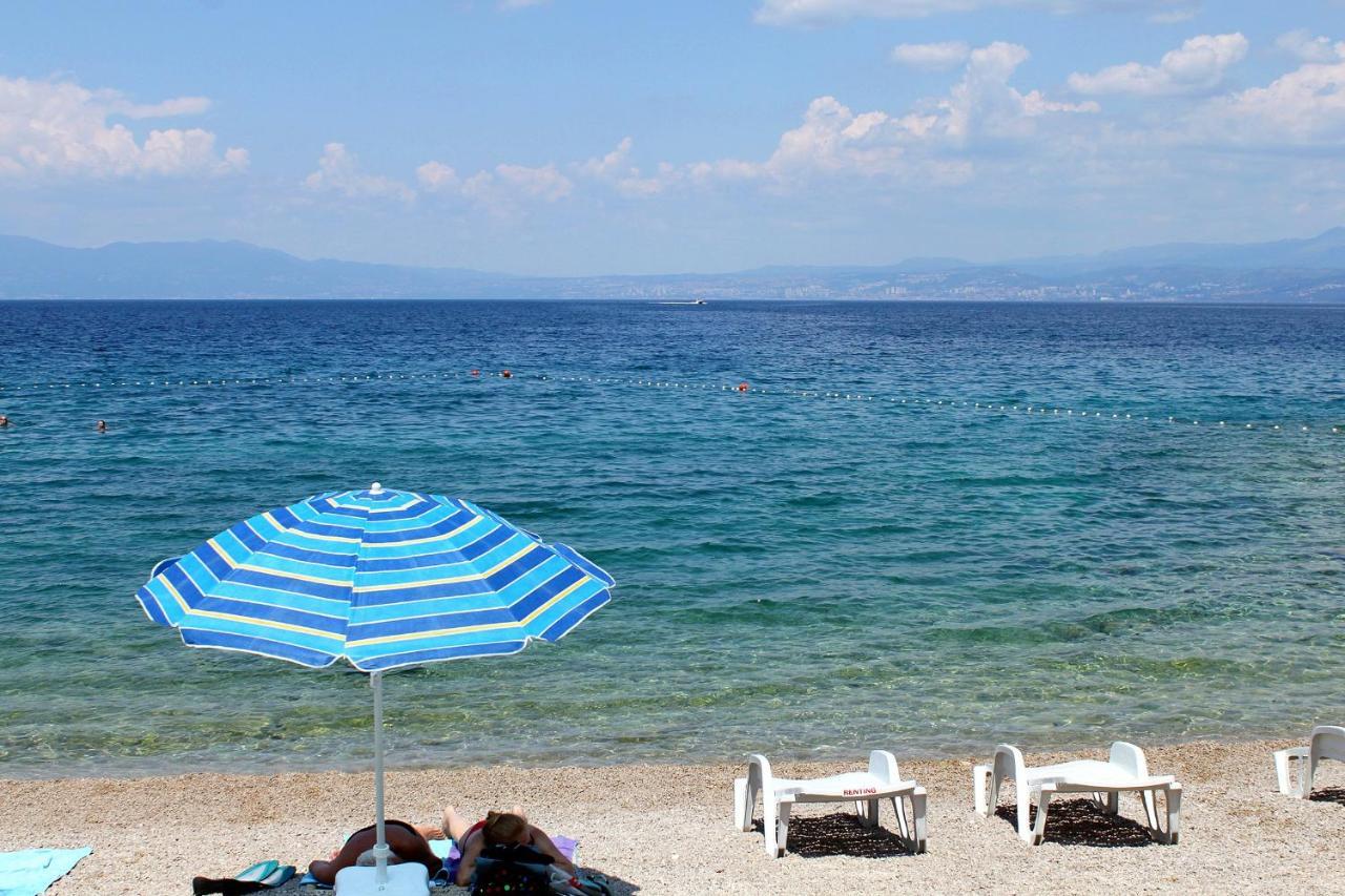 Apartments By The Sea Njivice, Krk - 5296 Екстериор снимка