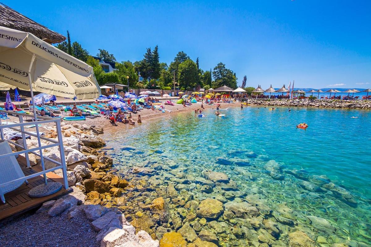 Apartments By The Sea Njivice, Krk - 5296 Екстериор снимка