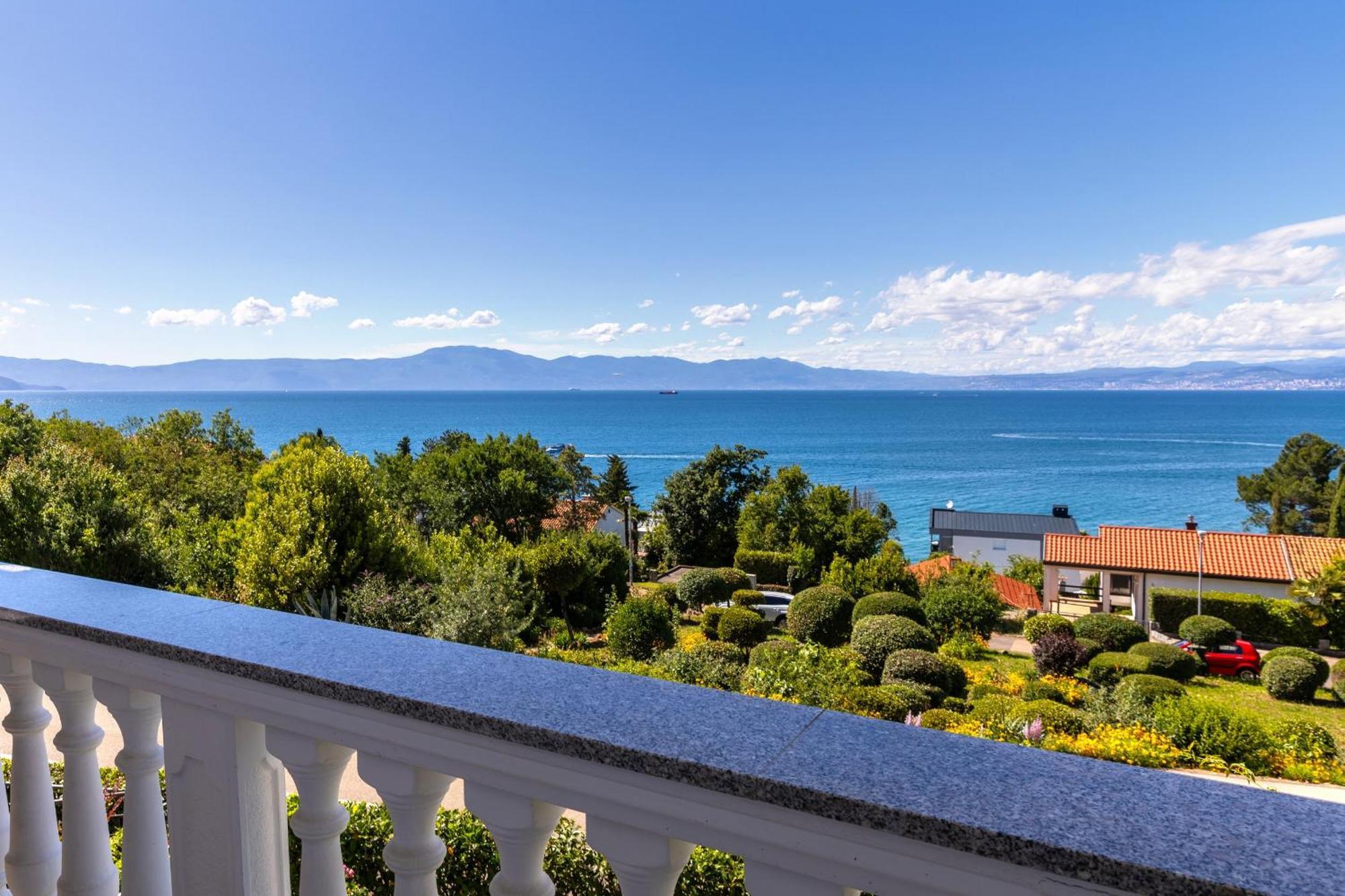Apartments By The Sea Njivice, Krk - 5296 Екстериор снимка
